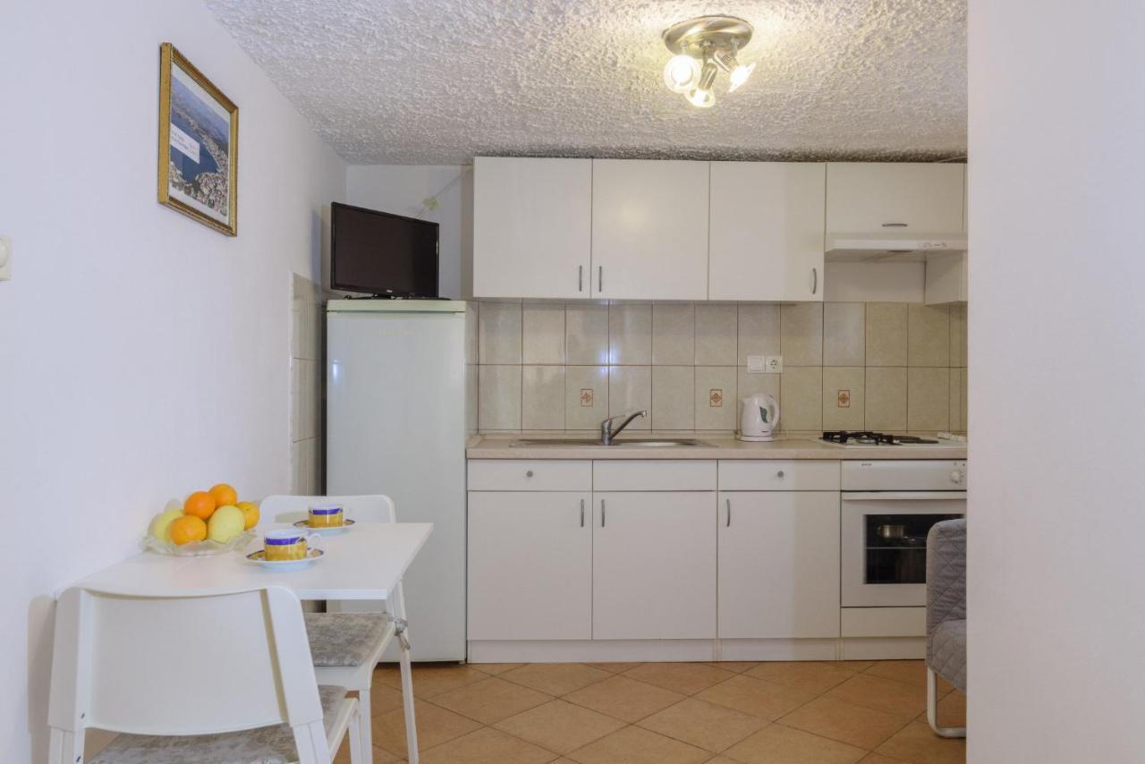 Apartments Meri Trogir Exterior photo
