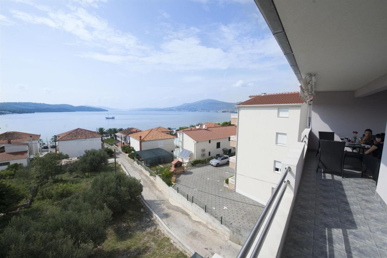 Apartments Meri Trogir Exterior photo