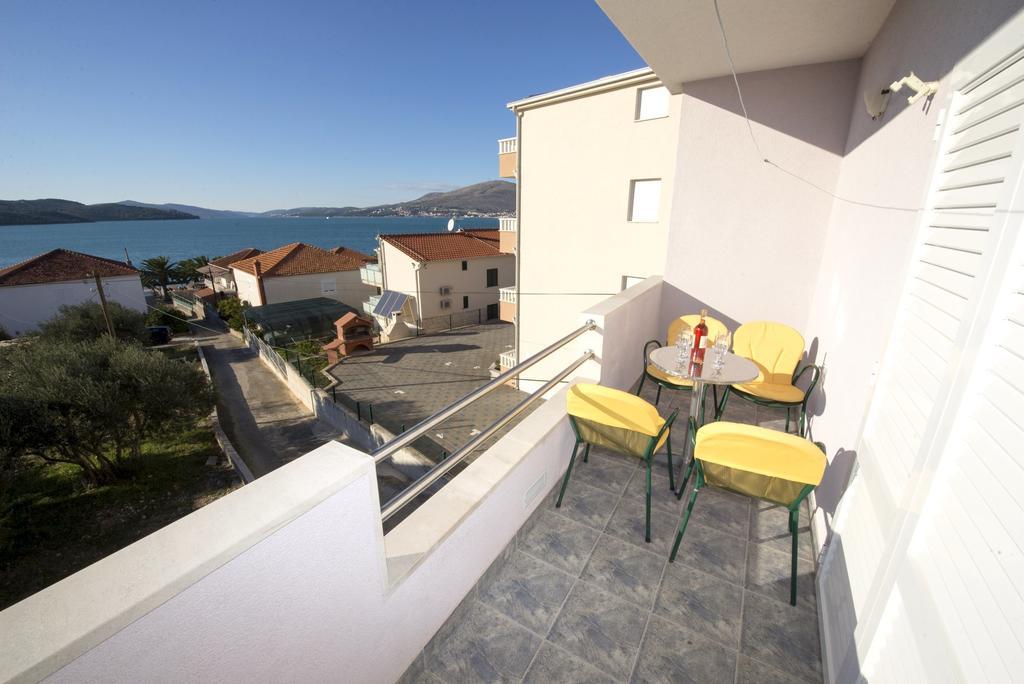 Apartments Meri Trogir Room photo