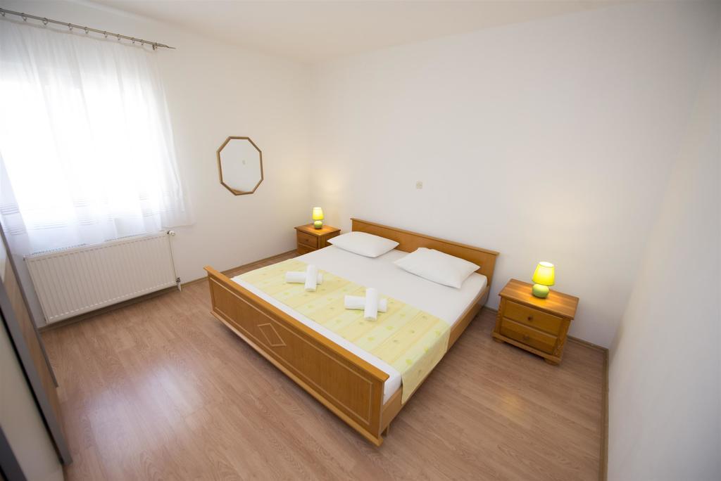 Apartments Meri Trogir Exterior photo
