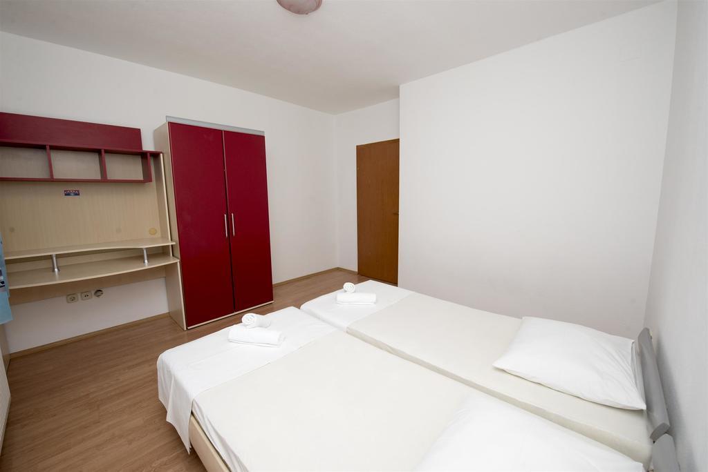 Apartments Meri Trogir Exterior photo